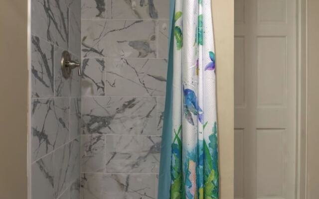 Gorgeous Guesthouse Near Amazing Downtown