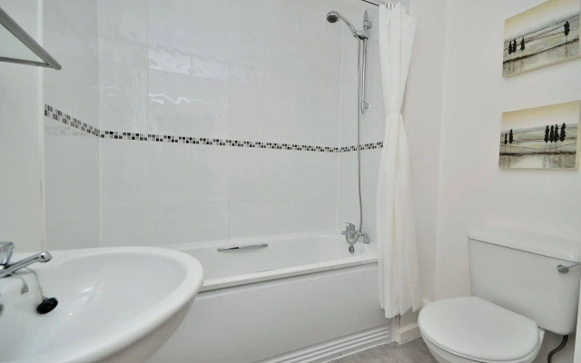 Racecourse Serviced Apartments