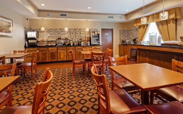 Best Western Plus Hannaford Inn & Suites