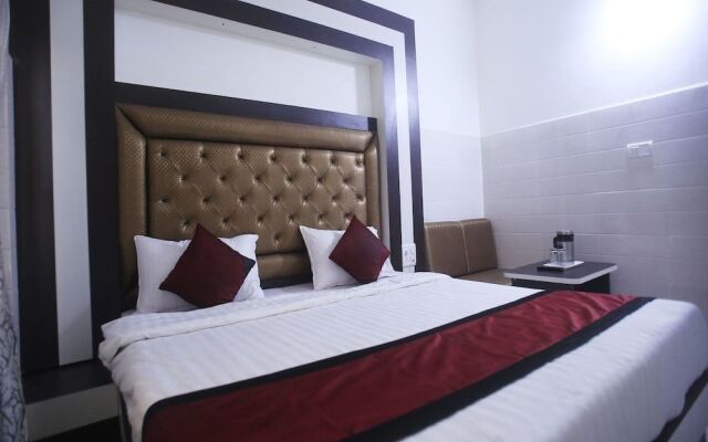 Oyo 17006 Hotel Girnar