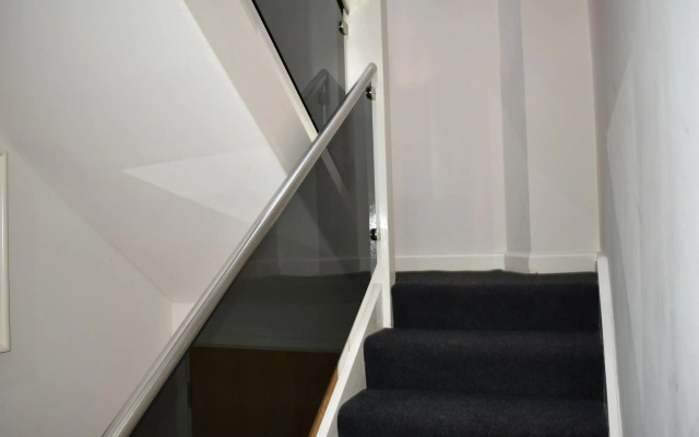 Chelsea Bridge Apartments