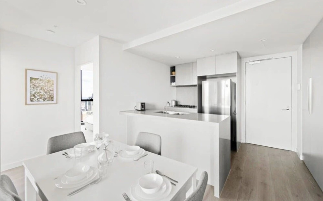 A 3BR Apt Next to Melbourne Central, Free Parking – Guest Rooms – Melbourne