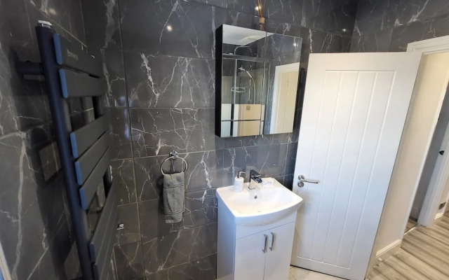 Top Luxury 2 bed Apartment - London