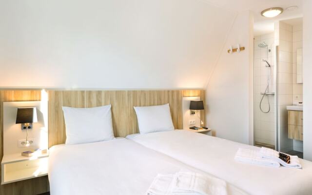 Luxurious, Stately Villa With Patio Heater, in a Holiday Park 1km From the Beach