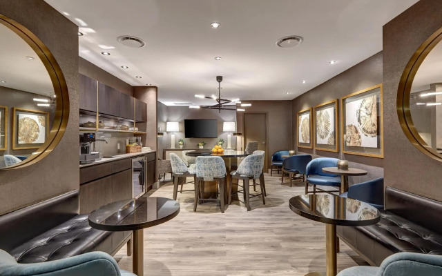 Town Inn Suites Hotel