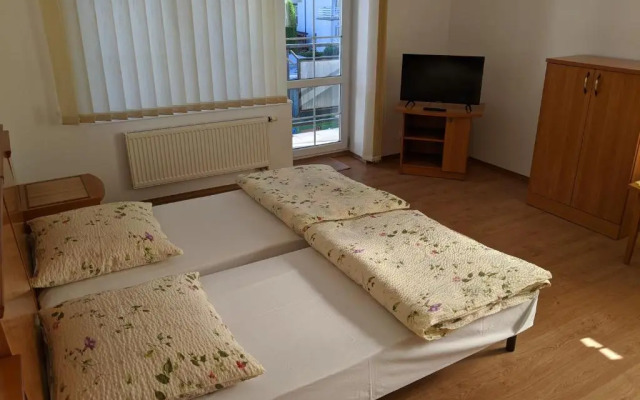 Pokoje Gościnne - Leśna 8