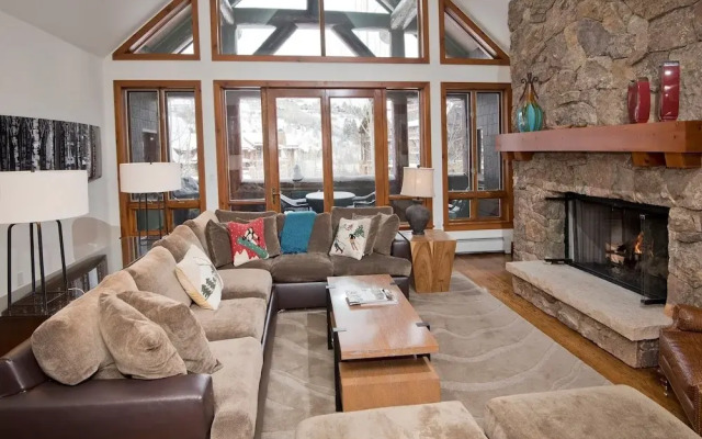 Lavish 3br 3.5ba Bachelor Gulch  Steps To Lifts 3 Bedroom Condo by RedAwning