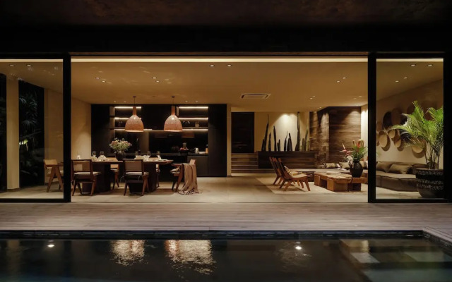 Black Villas Canggu Beach by OXO
