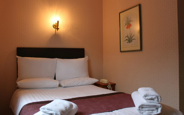 Brook Red Lion Hotel
