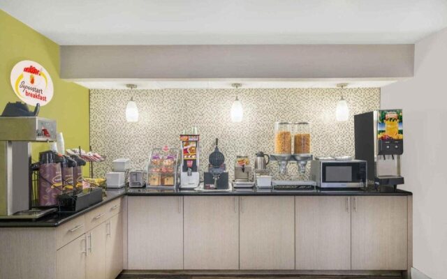 Super 8 By Wyndham Nashville Downtown
