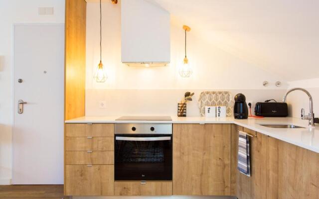 Amazing City Center 2 bdr flat!