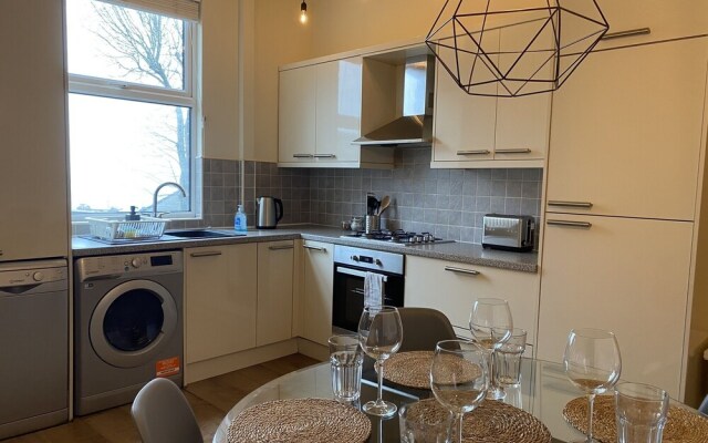 "Charming 4bed Town House In Crookes, Sheffield"