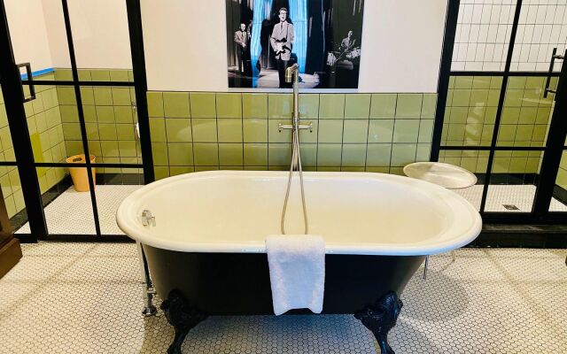 Cotton Court, by Valencia Hotel Collection