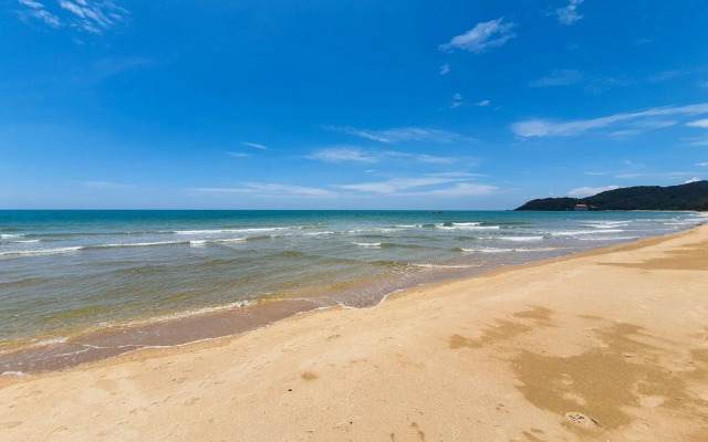 Rattana Pura Beach Resort