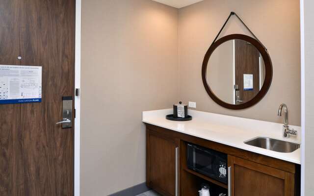 Hampton Inn & Suites Adrian