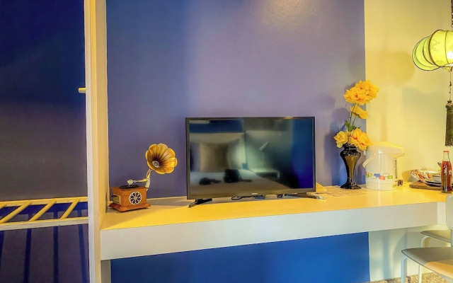 Room-hotel With Balcony in Phukettown