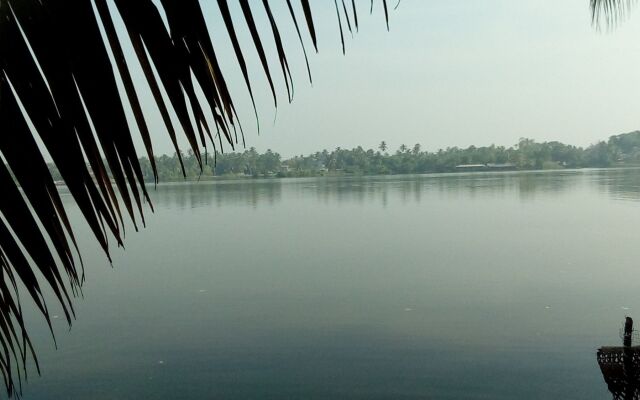 River shadow villa