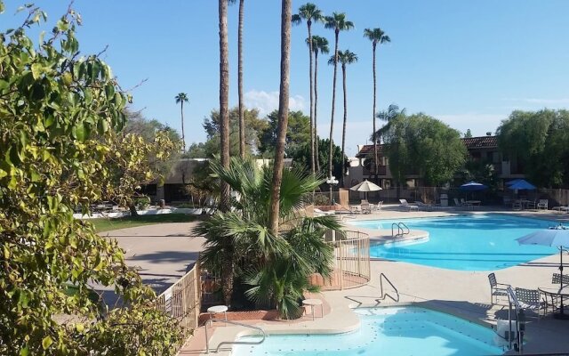 Mesa Golf Inn & Suites