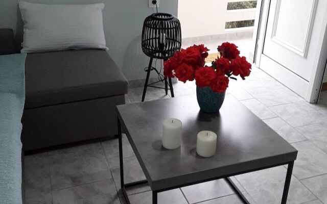 Marianos Apartments