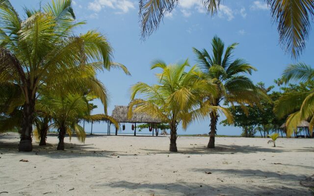 Hotel Sansiraka Suites By GEH Suites