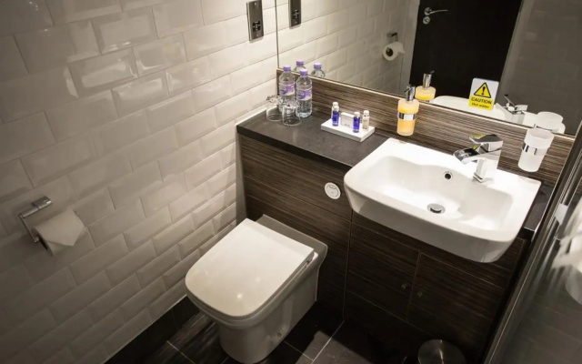 Mondo Hotel