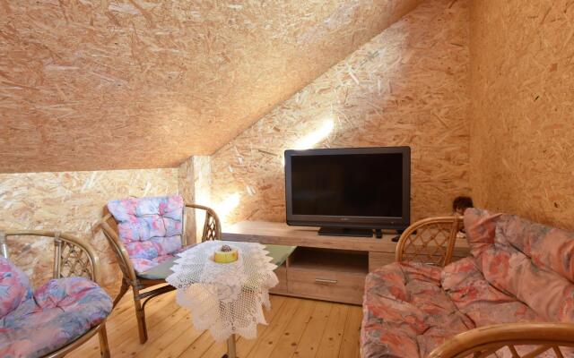 Bezauberndes Ferienhaus in Ruehn am See