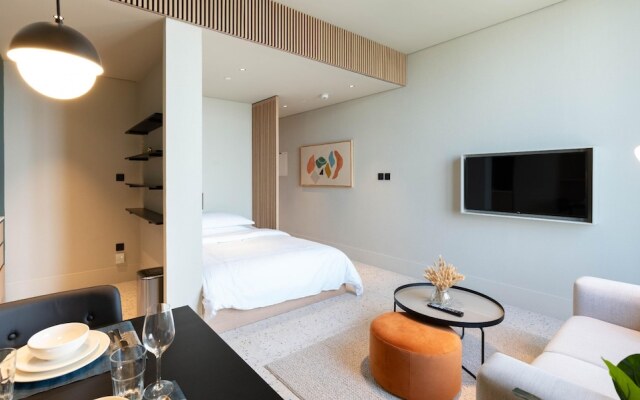 Convenient Studio w Burj Khalifa View
