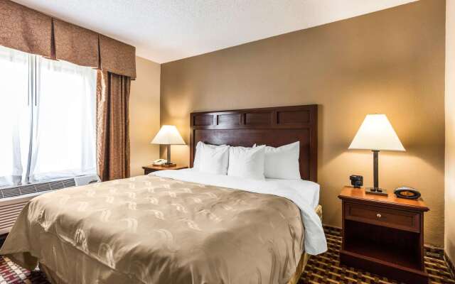 Quality Suites Paducah I-24