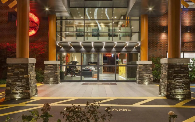 Poco Inn and Suites Hotel & Conference Centre