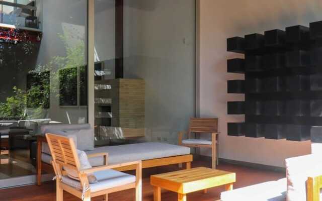 w Luxury 3BR House With Terrace in Miraflores