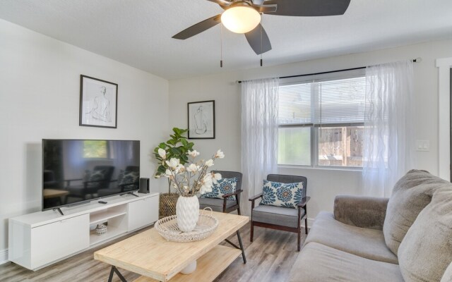 Tampa Apartment w/ Shared Backyard & Fire Pit!