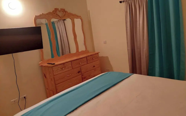 Luxurious 3-bedroom House in Ocho Rios With Private Entrance