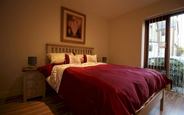 Lux Living Apartments - Alpha Apartments