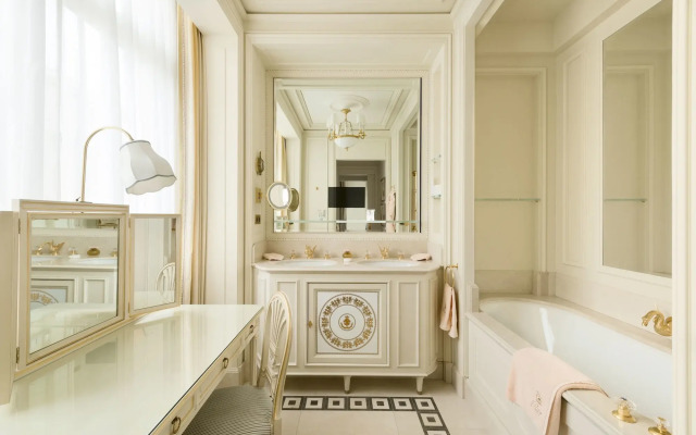 Ritz Paris