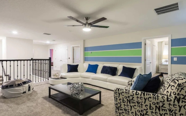 Greenview 8BR Home Private Theater Pool/spa/games