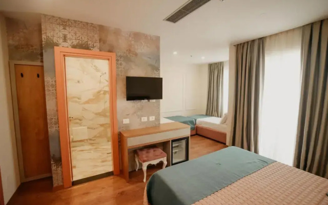 Martiness Hotel