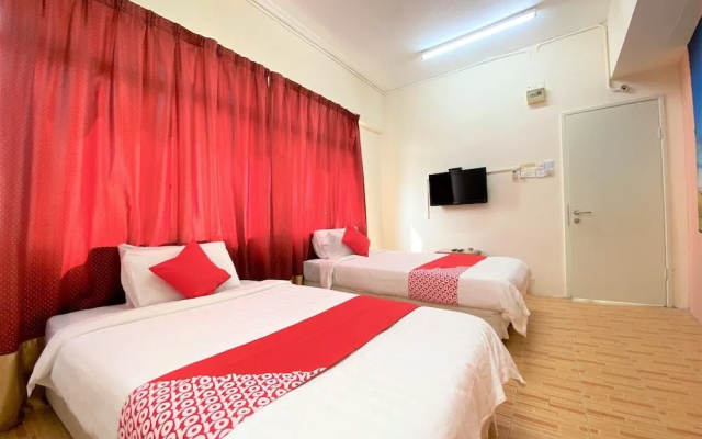 B Hotel