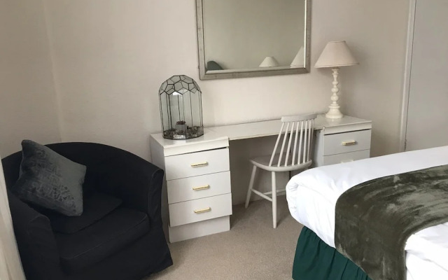 Elegant & Bright English Style 1 Bed Hyde Park