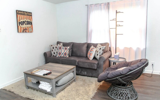 Music City Retreat Awesome Location, Sleeps 4!