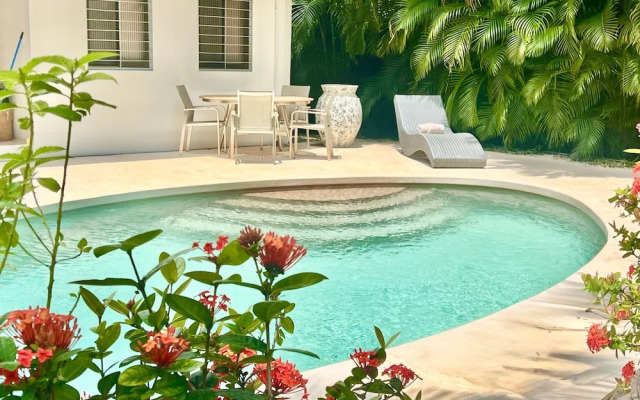 Casa Bonita - 5BR With Pool Walk to Beach