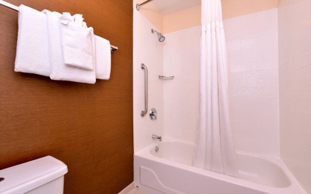 Fairfield Inn & Suites Louisville North