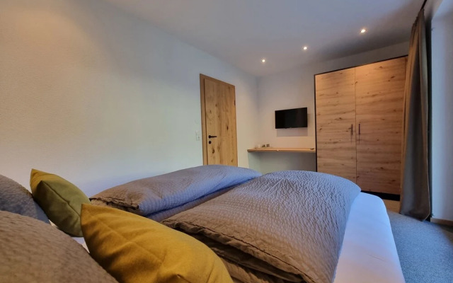 Leo See in See With 7 Bedrooms and 6 Bathrooms