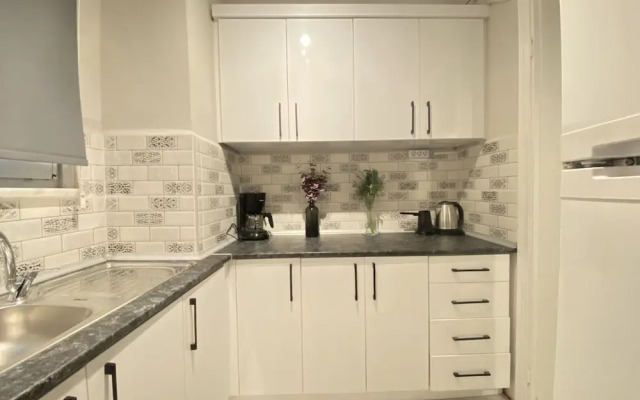 Charming Flat Near Osmanbey Metro Station