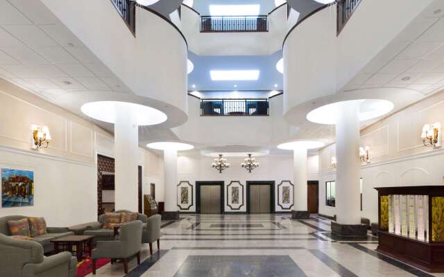 Wyndham Garden Hotel Baronne Plaza