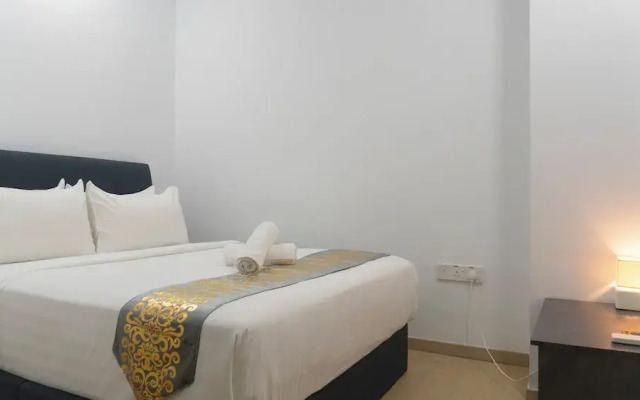 Moonway Luxury Suites At Eaton Residence
