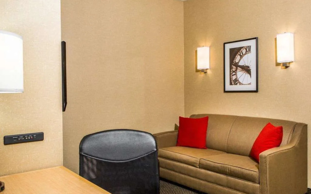 Cambria Suites Traverse City