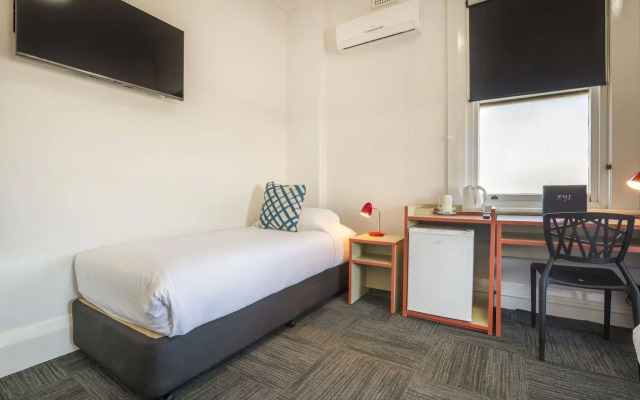 Melton Hotel