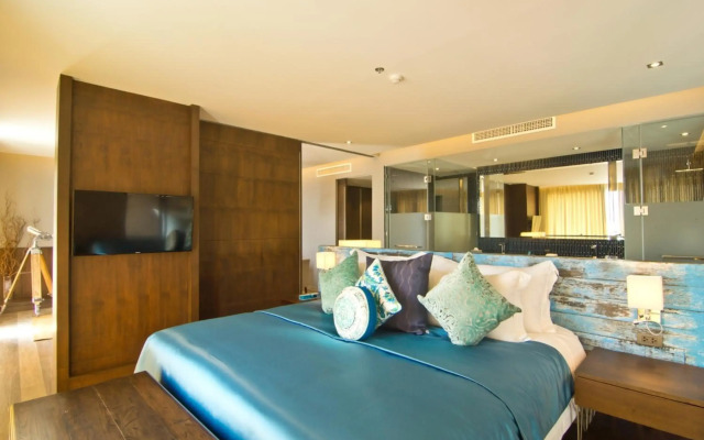 Le Coral Beach Resort and Cafe