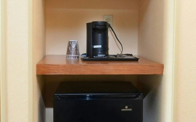 Fairfield Inn & Suites by Marriott Roanoke Hollins/I-81