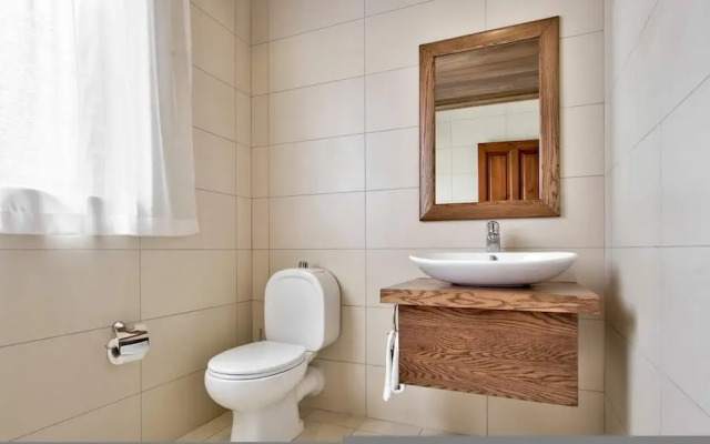 Villa Gardenia - 5 Bedroom Holiday Villa With Pool